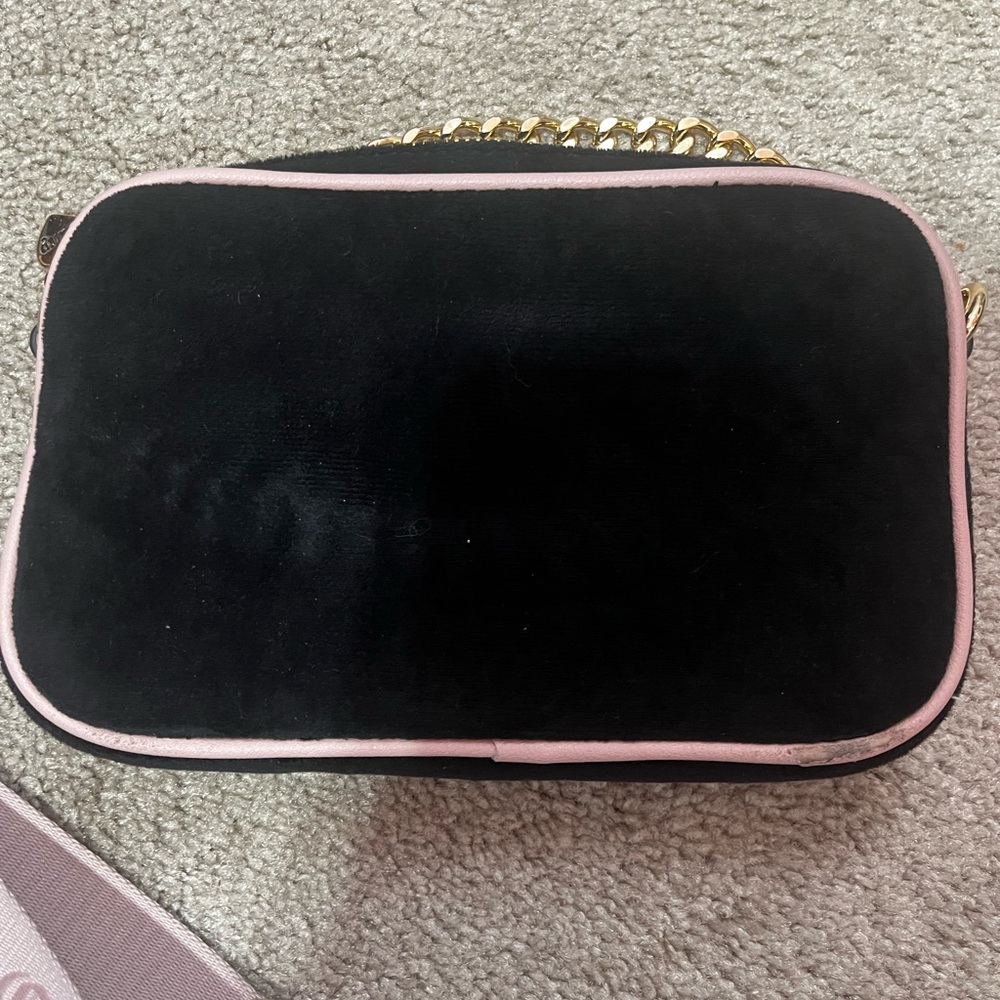 Juicy couture black velour and pink cross body with strap - Picture 9 of 9